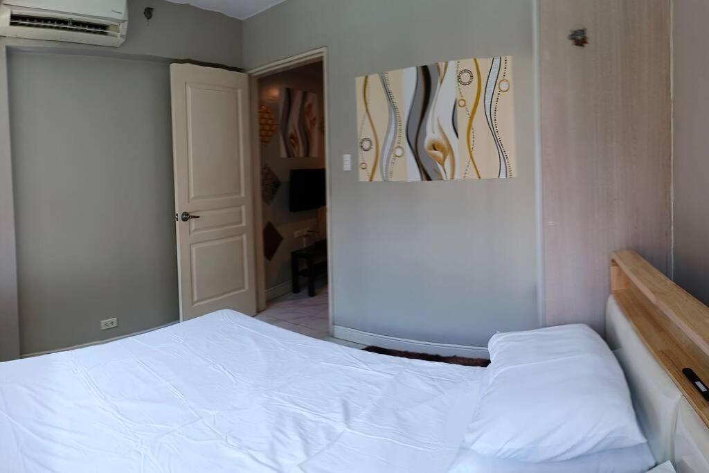 Monarch Parksuites - Balmoral Place Paranaque City Εξωτερικό φωτογραφία